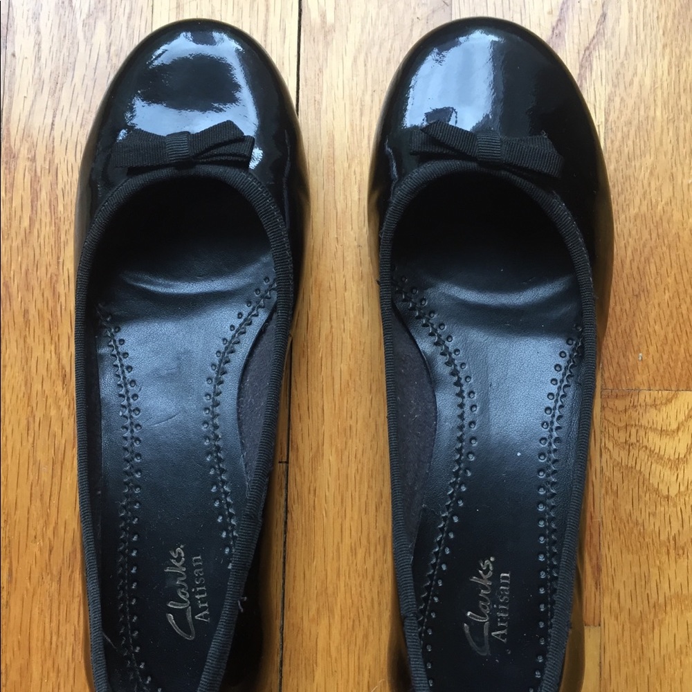 Clarks Artisan Black Paten Leather Ballet Flats